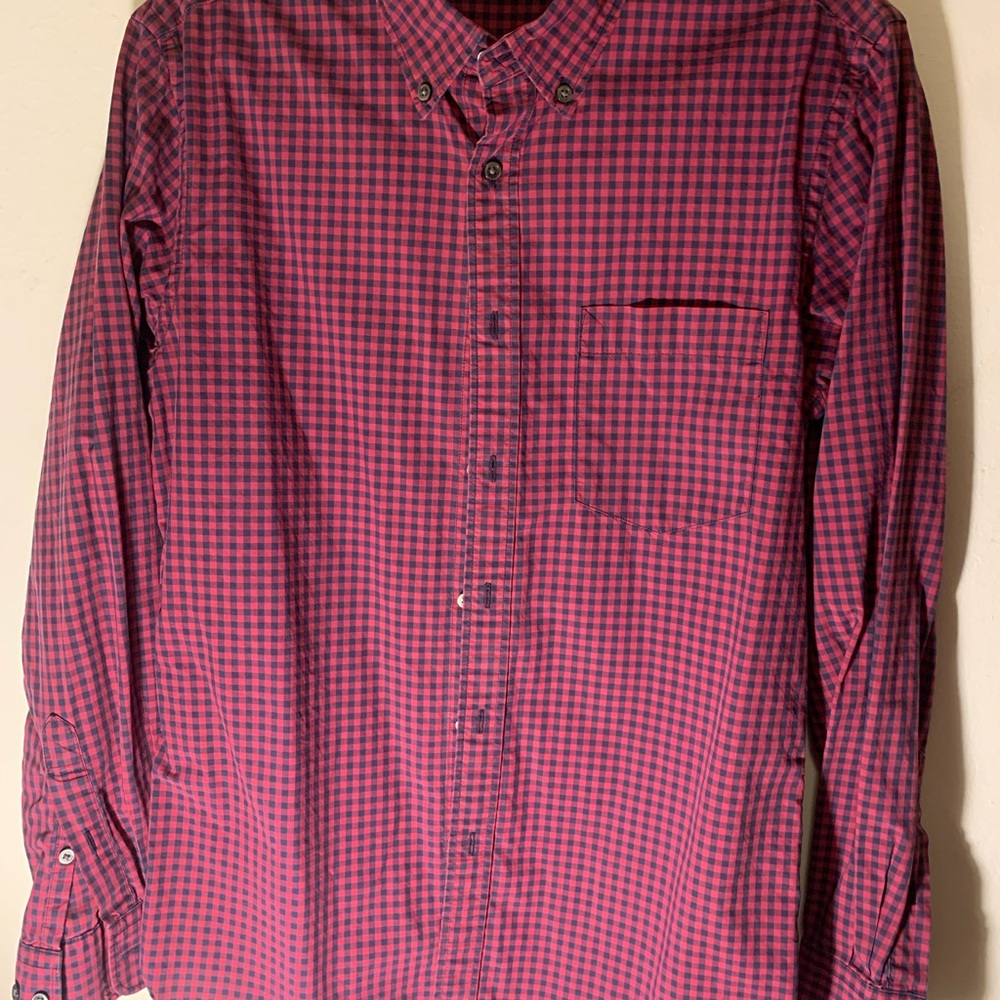 Uniqlo Men's Plaid Shirt - Red and Black